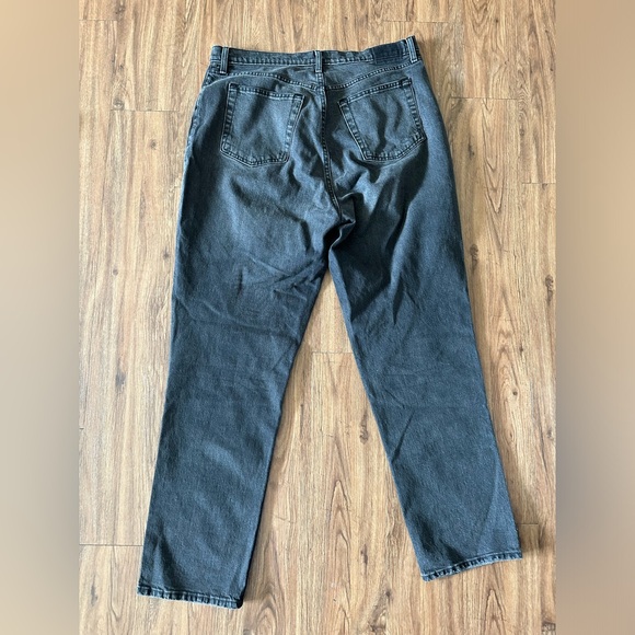 Abercrombie Curve Love Ultra High Rise 90s Straight Jean - Picture 4 of 4